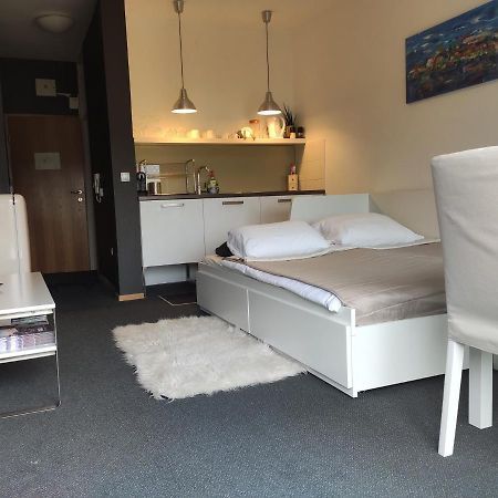 Studio Apartment "Iris" Птуй Экстерьер фото